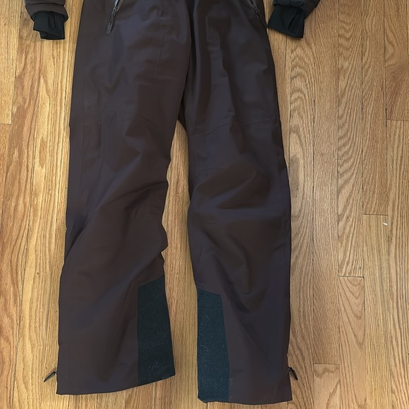 Backcountry sz XS Last Chair Stretch Insulated One-Piece Suit, Cold Brew/Black - Picture 3 of 12